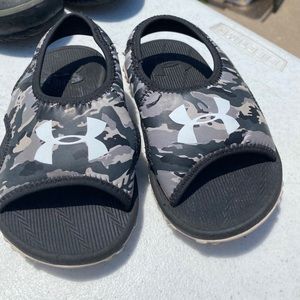 Under Armour sandals. EUC. Size 7